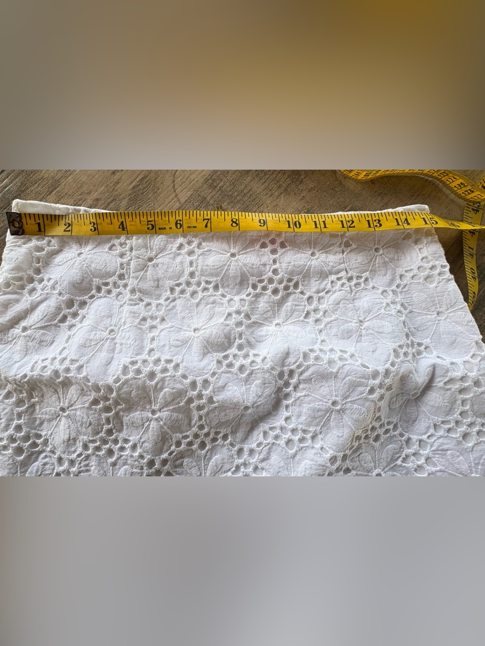 Lilly Pulitzer Tate White Eyelet Mini Skirt with scalloped hem Size 6 - Picture 10 of 11